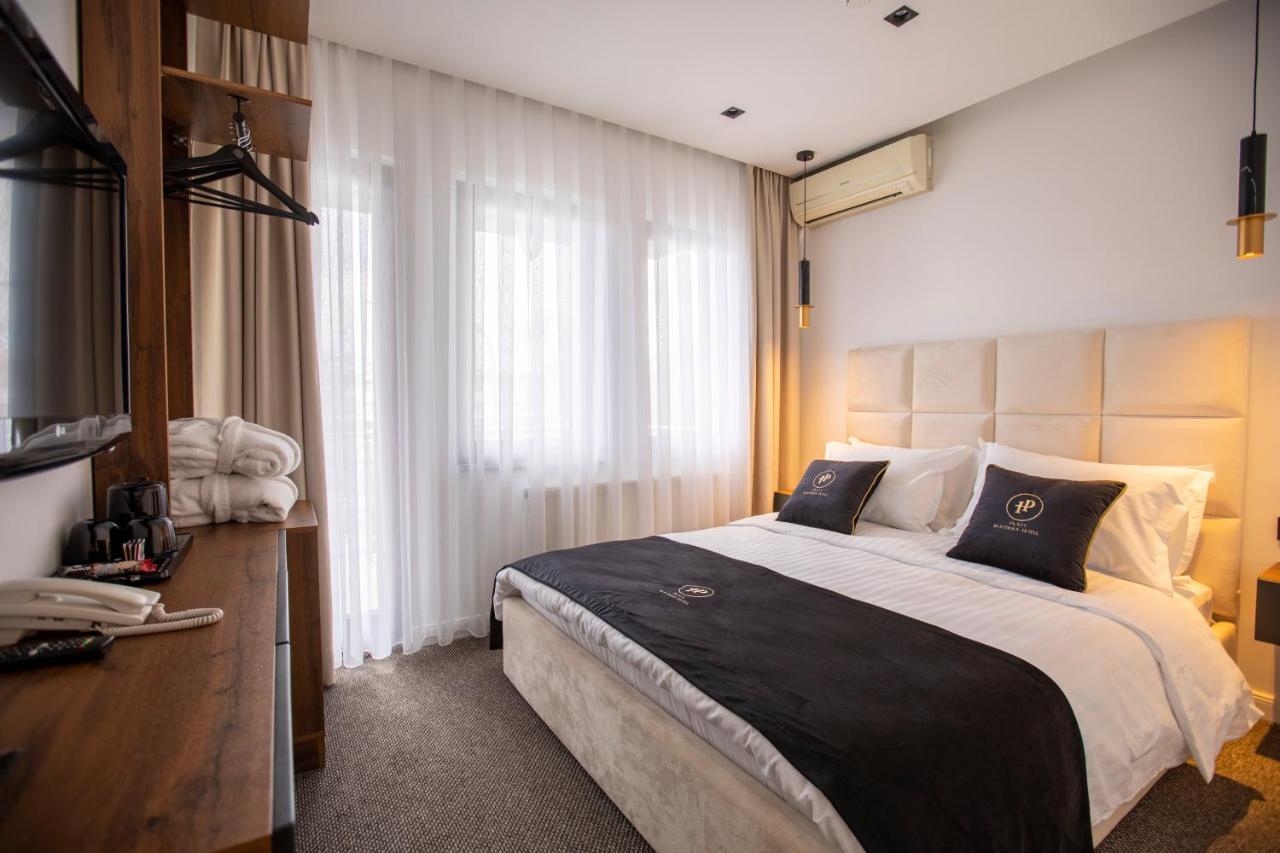 Plaza Boutique Hotel 프리슈티나 외부 사진